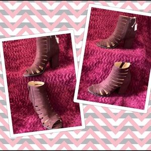NWT Wine heels size 8.5